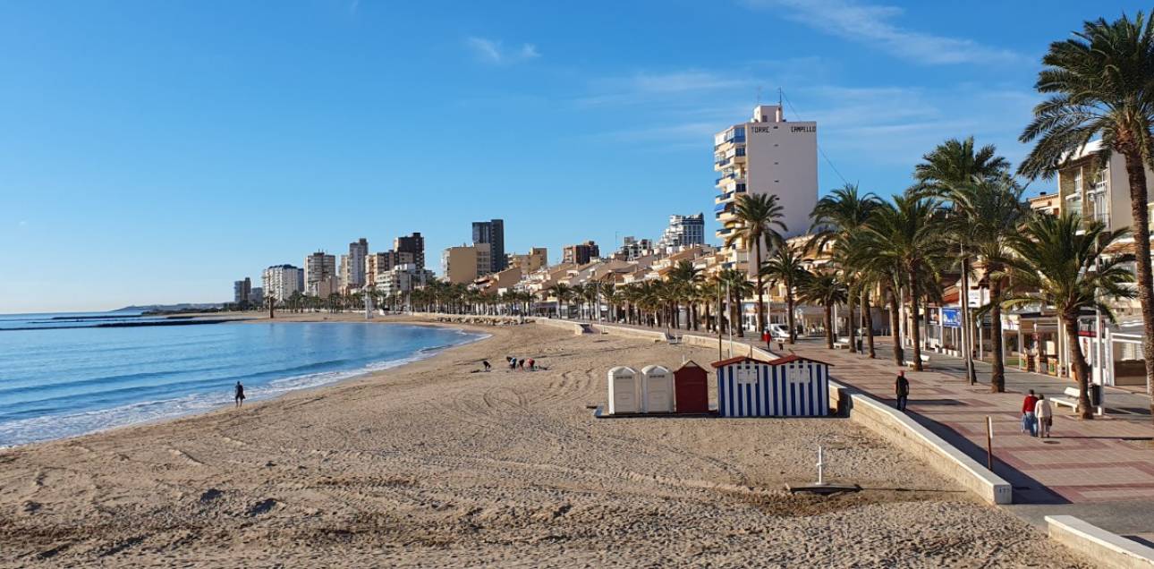 Resale - Villa / Semi detached - El Campello - La Almadraba-Coveta Fumà-Amerador