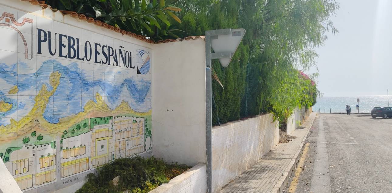 Resale - Villa / Semi detached - El Campello - La Almadraba-Coveta Fumà-Amerador