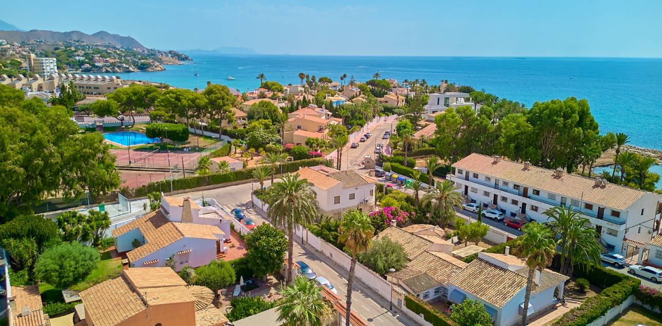 Resale - Villa / Semi detached - El Campello - La Almadraba-Coveta Fumà-Amerador