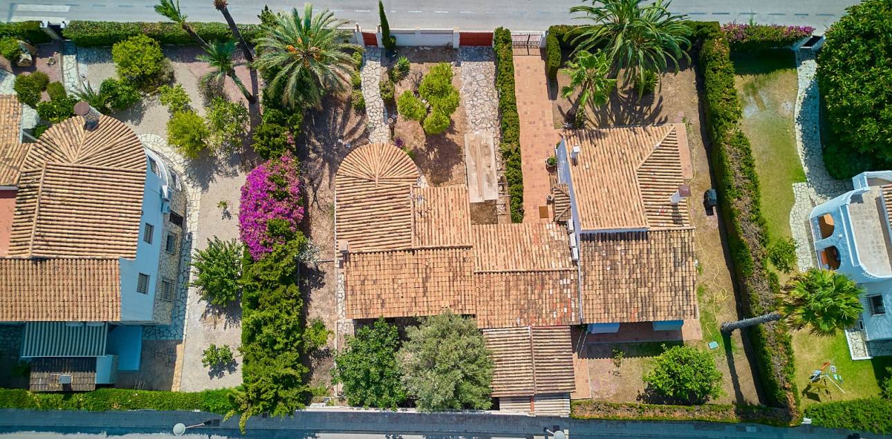 Resale - Villa / Semi detached - El Campello - La Almadraba-Coveta Fumà-Amerador
