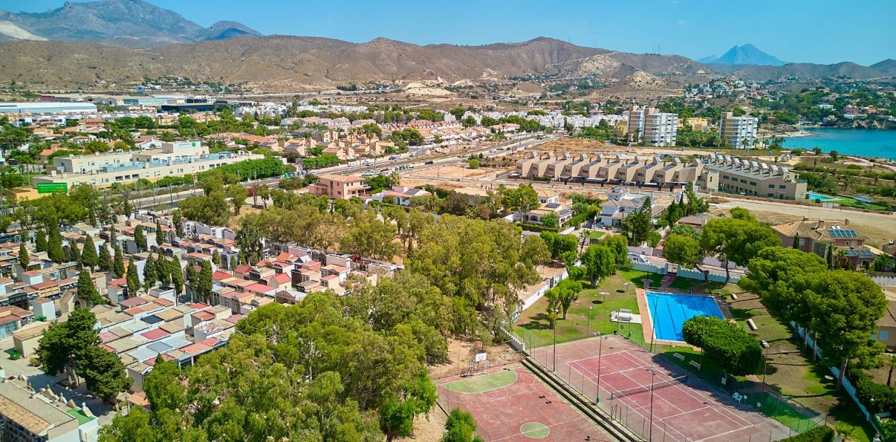 Resale - Villa / Semi detached - El Campello - La Almadraba-Coveta Fumà-Amerador