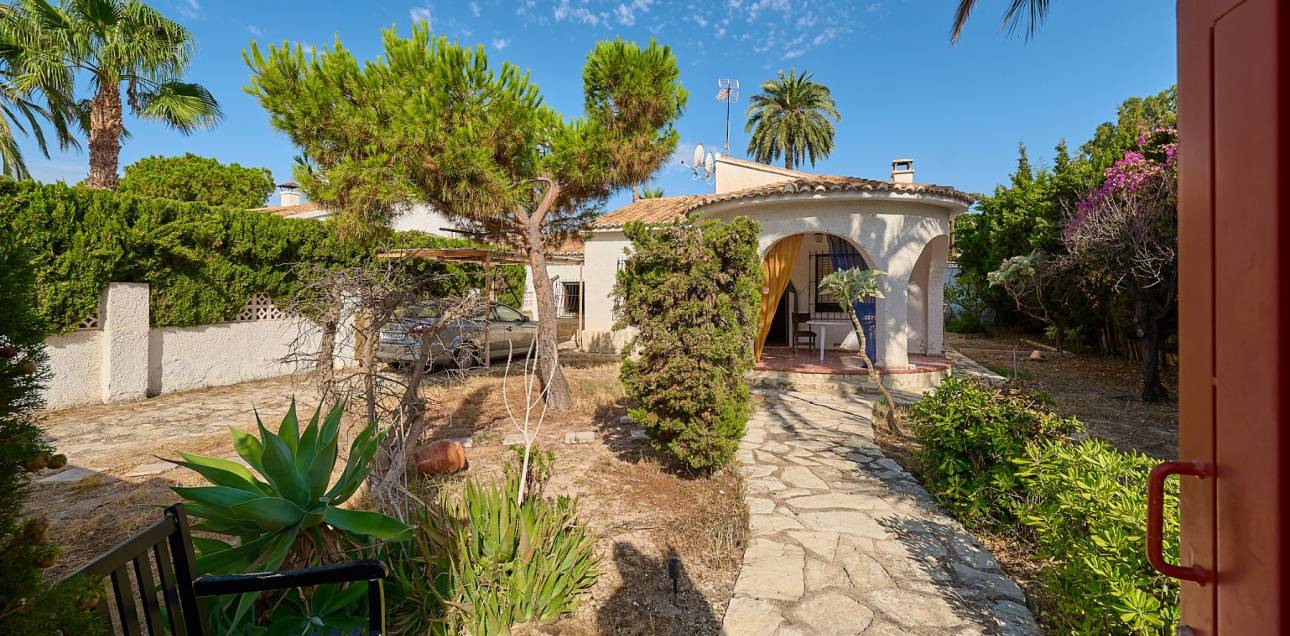 Resale - Villa / Semi detached - El Campello - La Almadraba-Coveta Fumà-Amerador