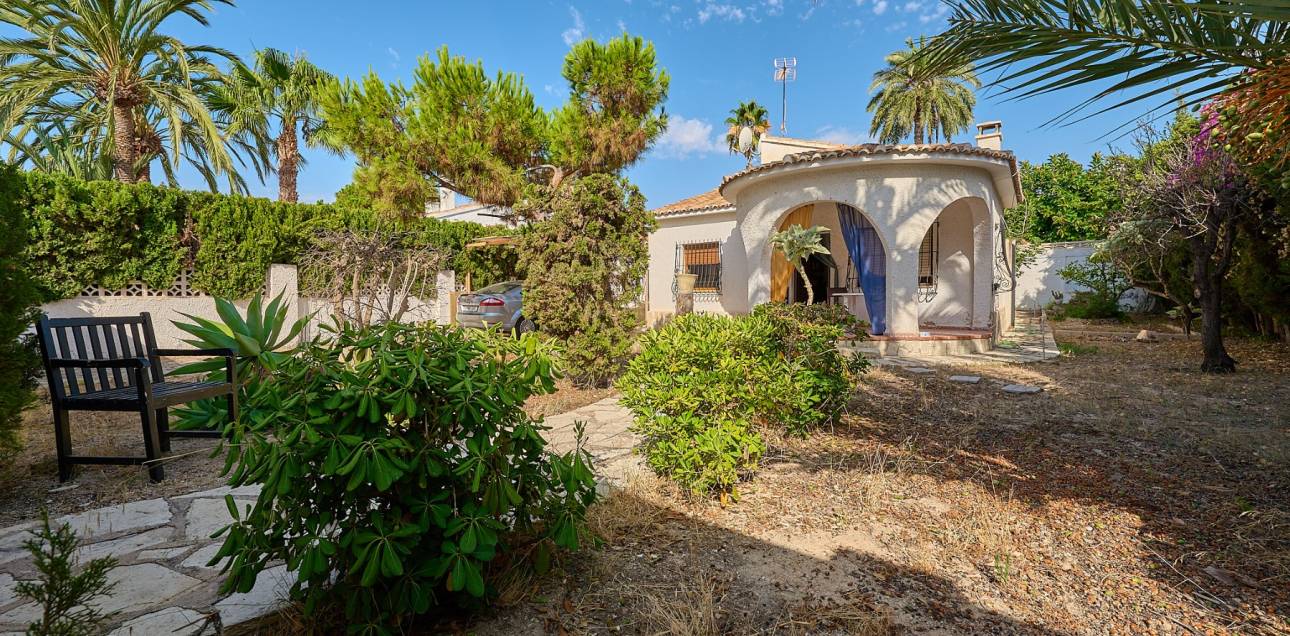 Resale - Villa / Semi detached - El Campello - La Almadraba-Coveta Fumà-Amerador