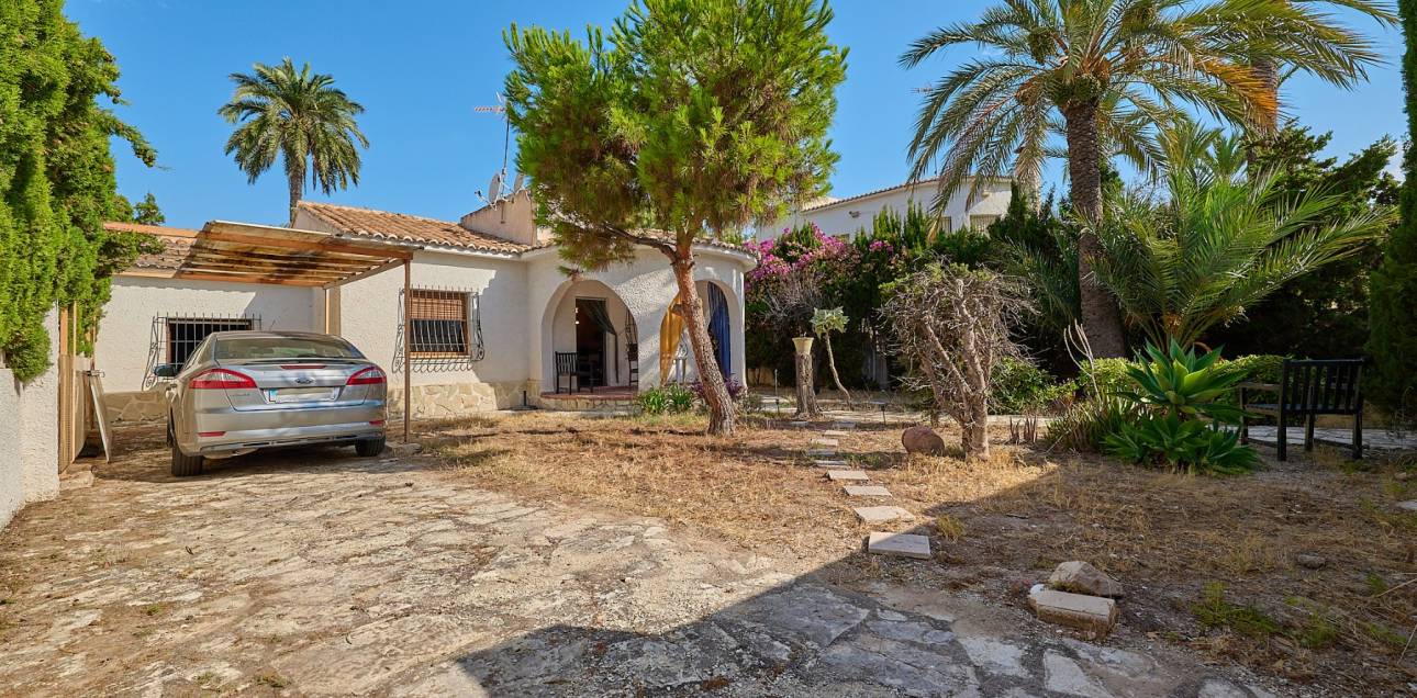 Resale - Villa / Semi detached - El Campello - La Almadraba-Coveta Fumà-Amerador