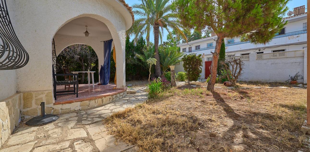 Resale - Villa / Semi detached - El Campello - La Almadraba-Coveta Fumà-Amerador