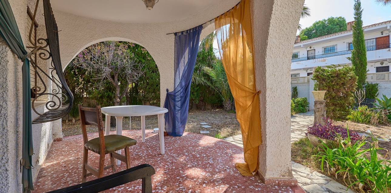Resale - Villa / Semi detached - El Campello - La Almadraba-Coveta Fumà-Amerador