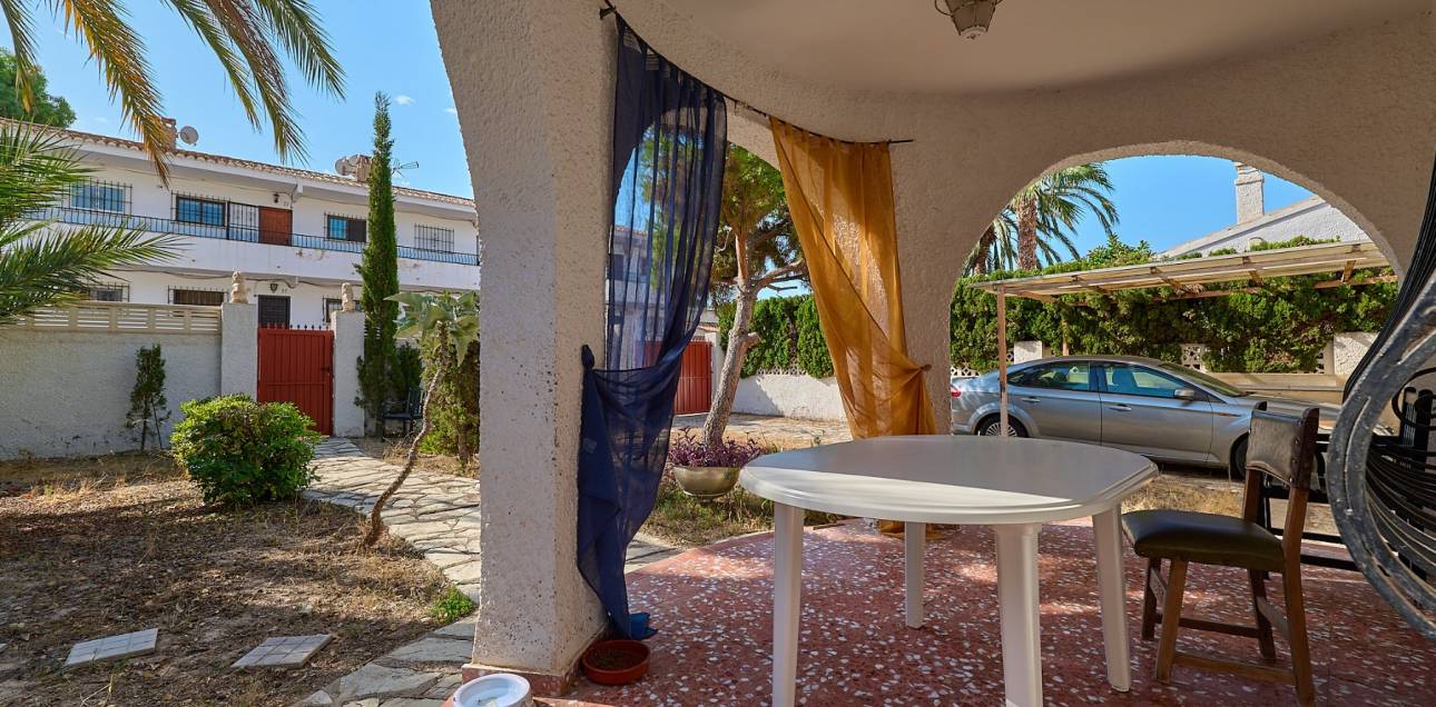 Resale - Villa / Semi detached - El Campello - La Almadraba-Coveta Fumà-Amerador