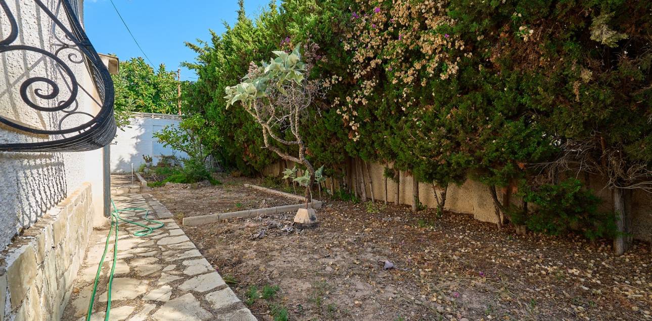 Resale - Villa / Semi detached - El Campello - La Almadraba-Coveta Fumà-Amerador