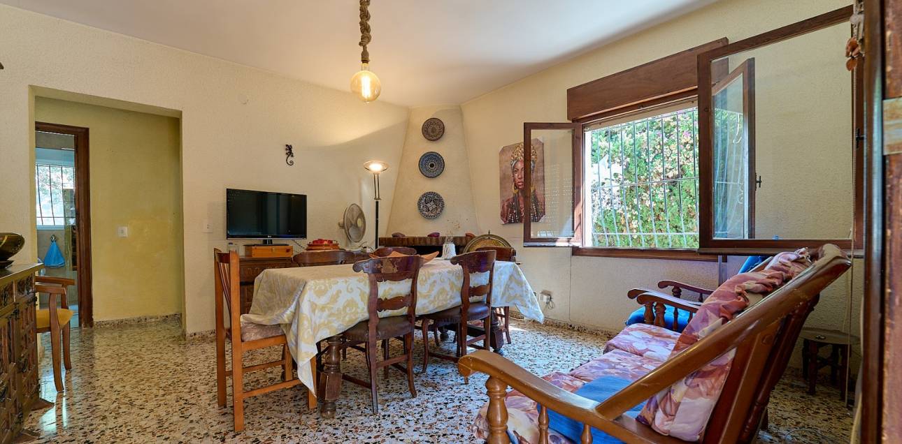 Resale - Villa / Semi detached - El Campello - La Almadraba-Coveta Fumà-Amerador