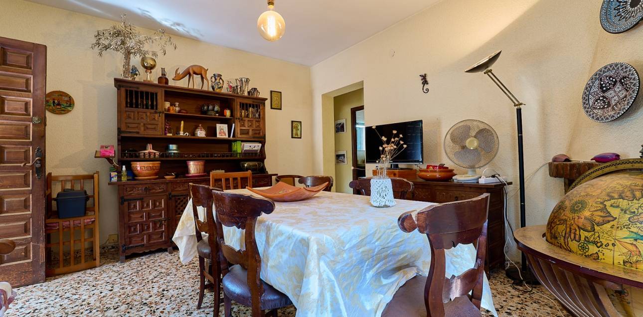Resale - Villa / Semi detached - El Campello - La Almadraba-Coveta Fumà-Amerador