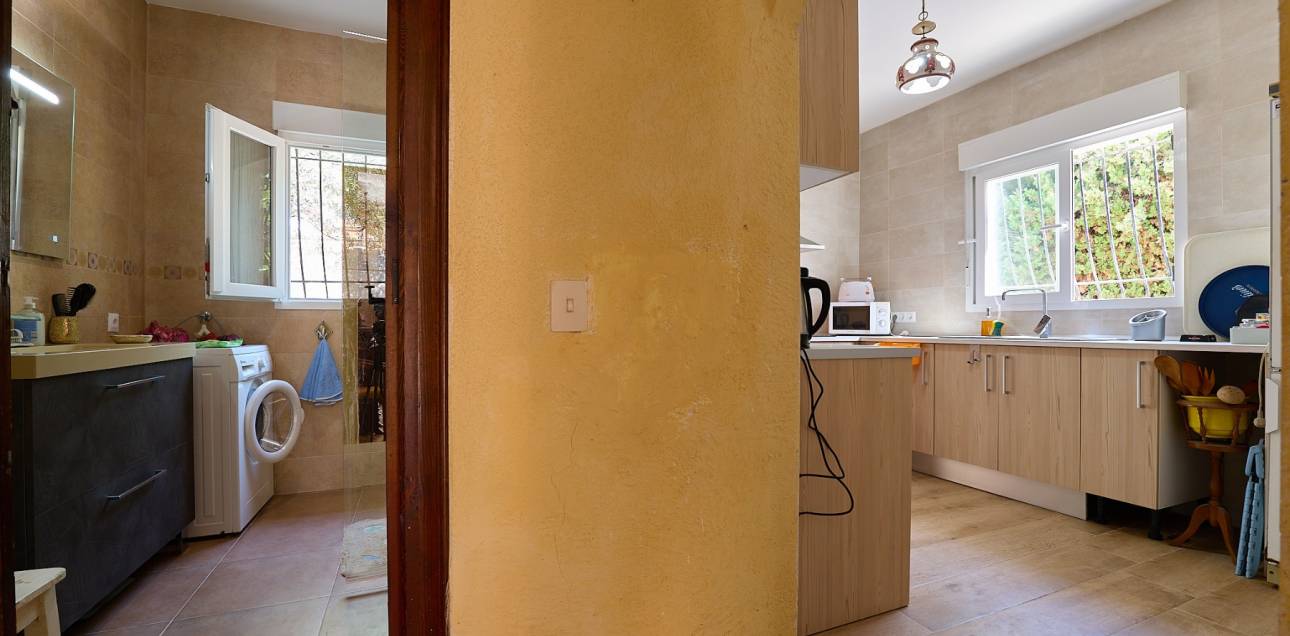 Resale - Villa / Semi detached - El Campello - La Almadraba-Coveta Fumà-Amerador