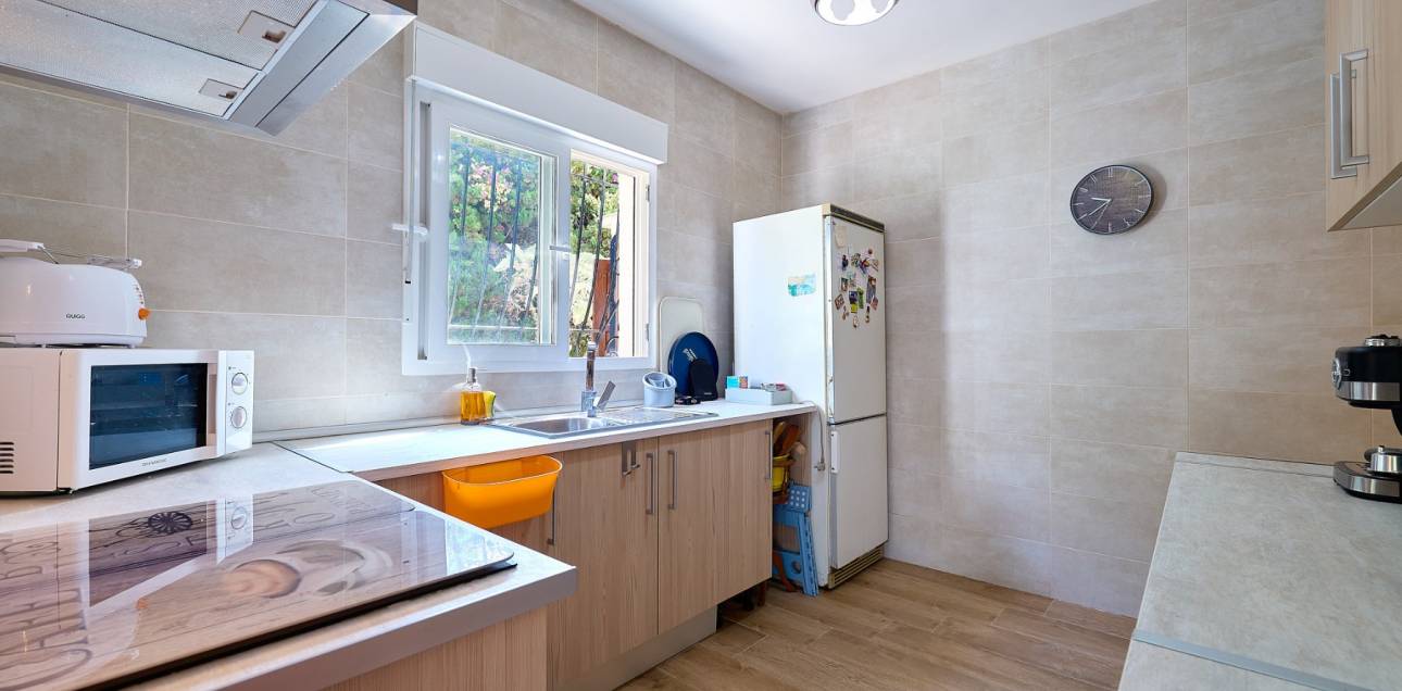 Resale - Villa / Semi detached - El Campello - La Almadraba-Coveta Fumà-Amerador