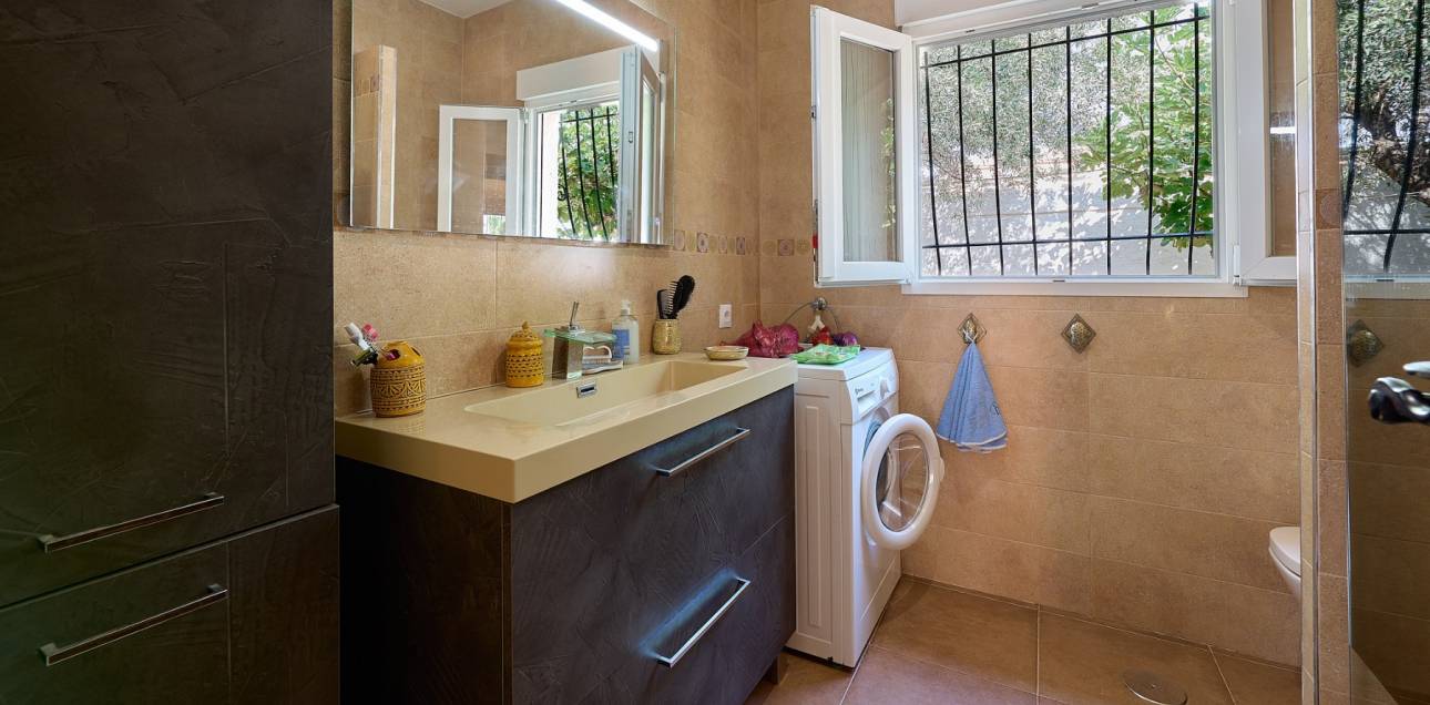 Resale - Villa / Semi detached - El Campello - La Almadraba-Coveta Fumà-Amerador