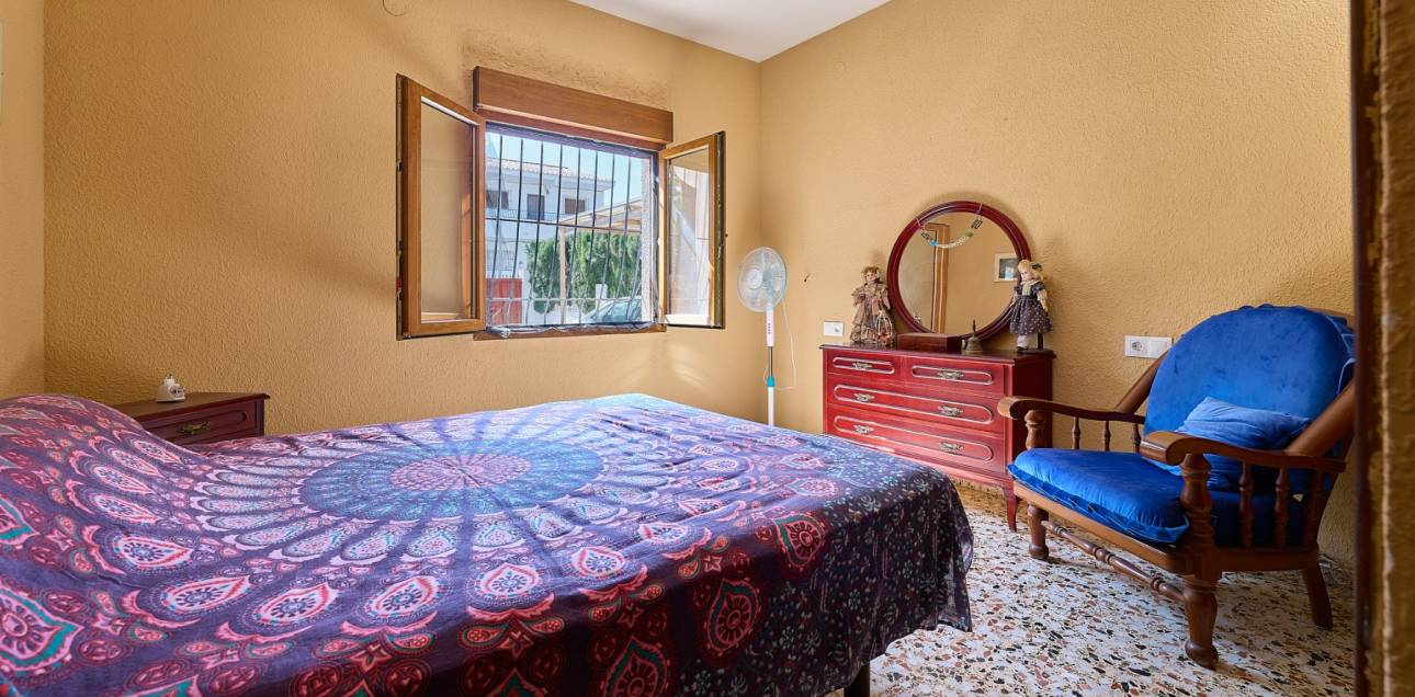 Resale - Villa / Semi detached - El Campello - La Almadraba-Coveta Fumà-Amerador
