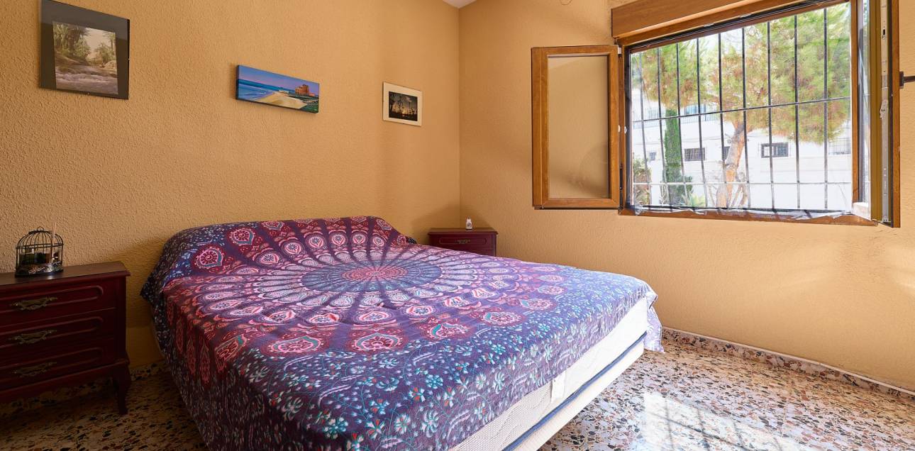 Resale - Villa / Semi detached - El Campello - La Almadraba-Coveta Fumà-Amerador