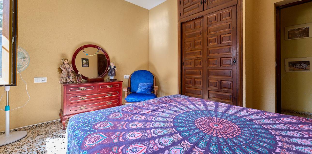 Resale - Villa / Semi detached - El Campello - La Almadraba-Coveta Fumà-Amerador