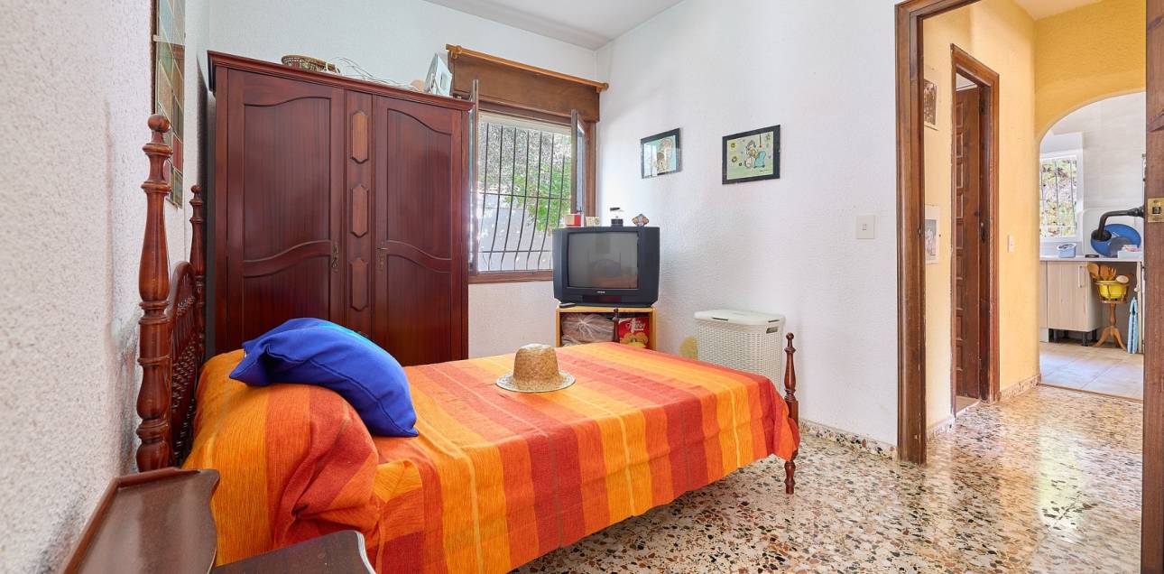 Resale - Villa / Semi detached - El Campello - La Almadraba-Coveta Fumà-Amerador