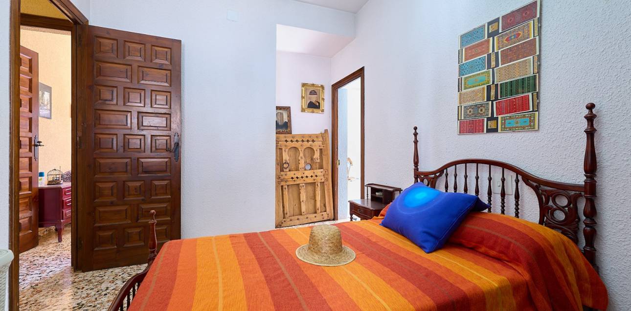 Resale - Villa / Semi detached - El Campello - La Almadraba-Coveta Fumà-Amerador