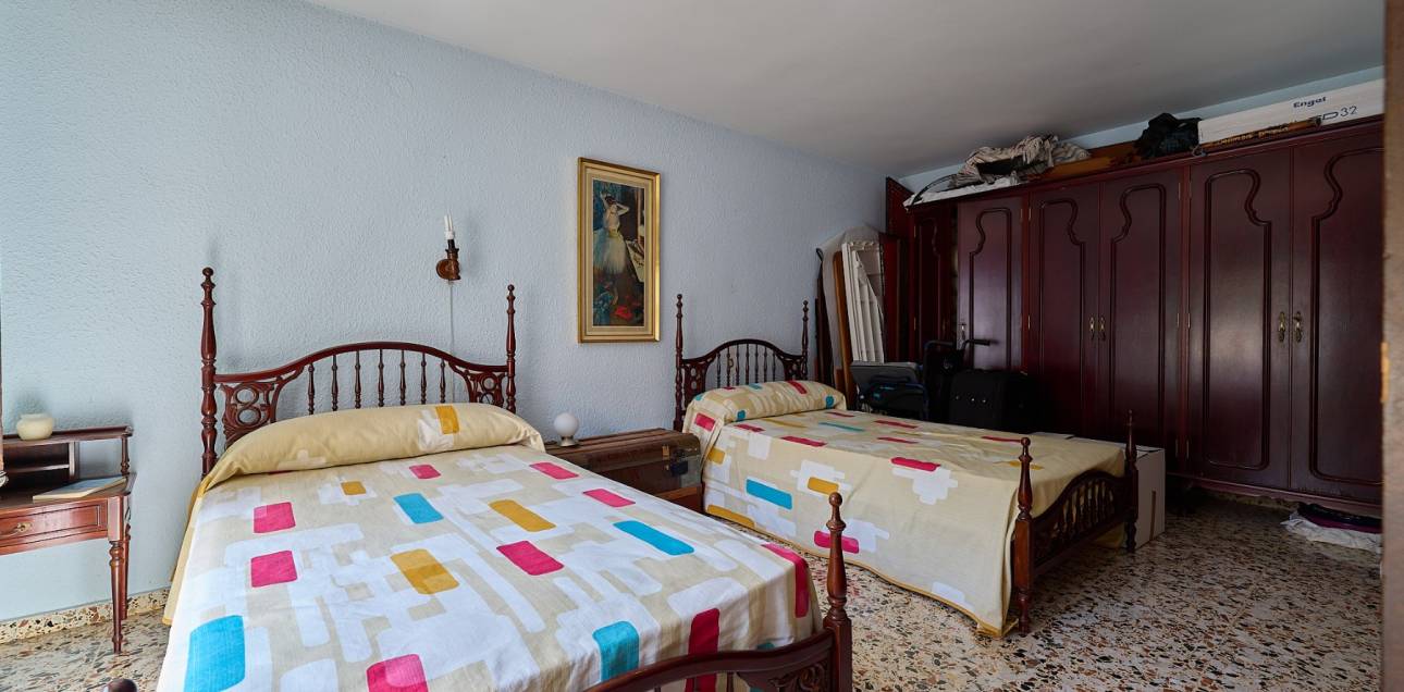 Resale - Villa / Semi detached - El Campello - La Almadraba-Coveta Fumà-Amerador