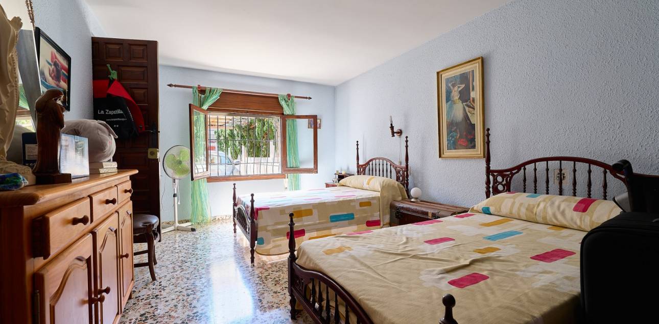 Resale - Villa / Semi detached - El Campello - La Almadraba-Coveta Fumà-Amerador