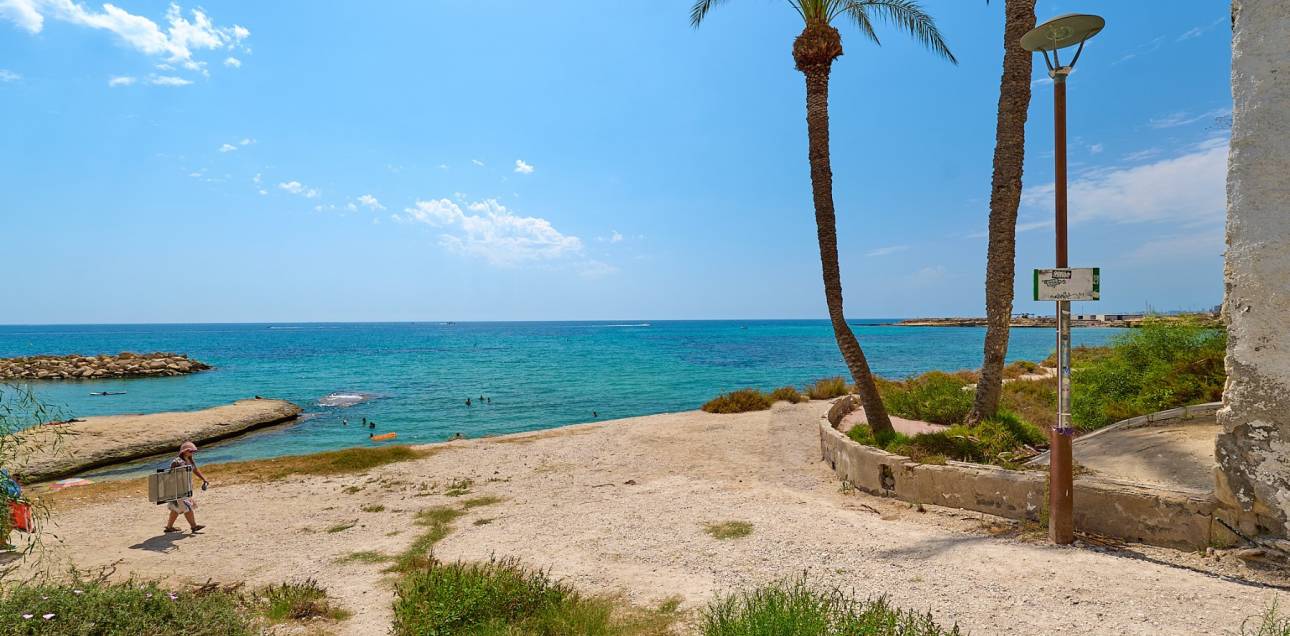 Resale - Villa / Semi detached - El Campello - La Almadraba-Coveta Fumà-Amerador