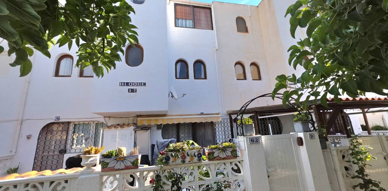 Resale - Town house - El Campello - La Almadraba-Coveta Fumà-Amerador
